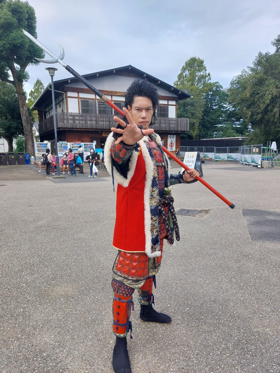 kakisukinano's tweet photo. @keiji_bushotai 今日の出立式に参加はできないけど昨日会うことができ、お話することができてよかったです。槍を振り回しながら舞い、人を引き付ける力はすごいとおもいます。いままでありがとうございました。 https://t.co/Q9tkAHkheP