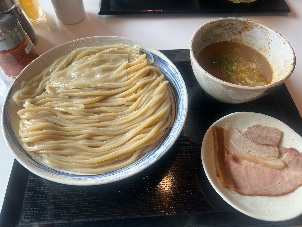 はやし tweet media