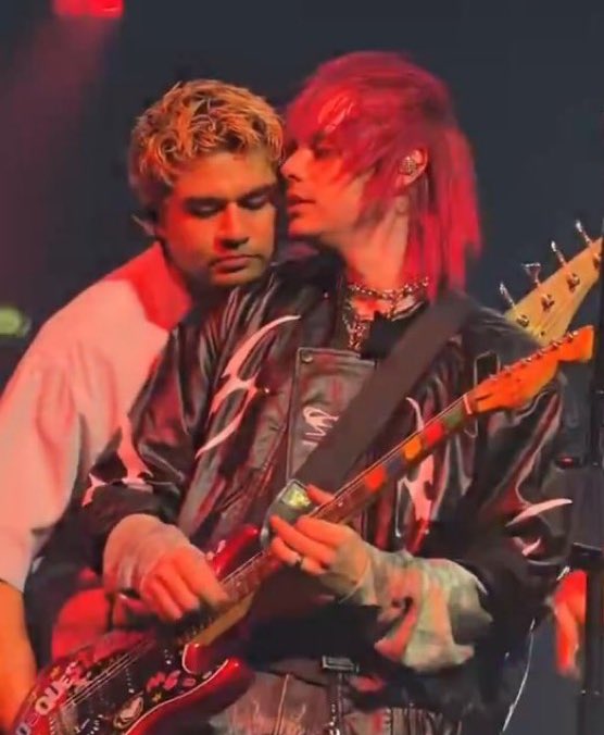 yapping5sos tweet media