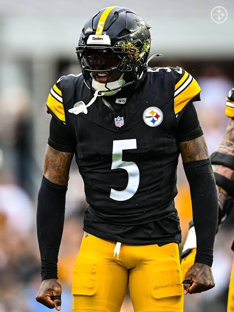 Lord Commander 999 tweet media