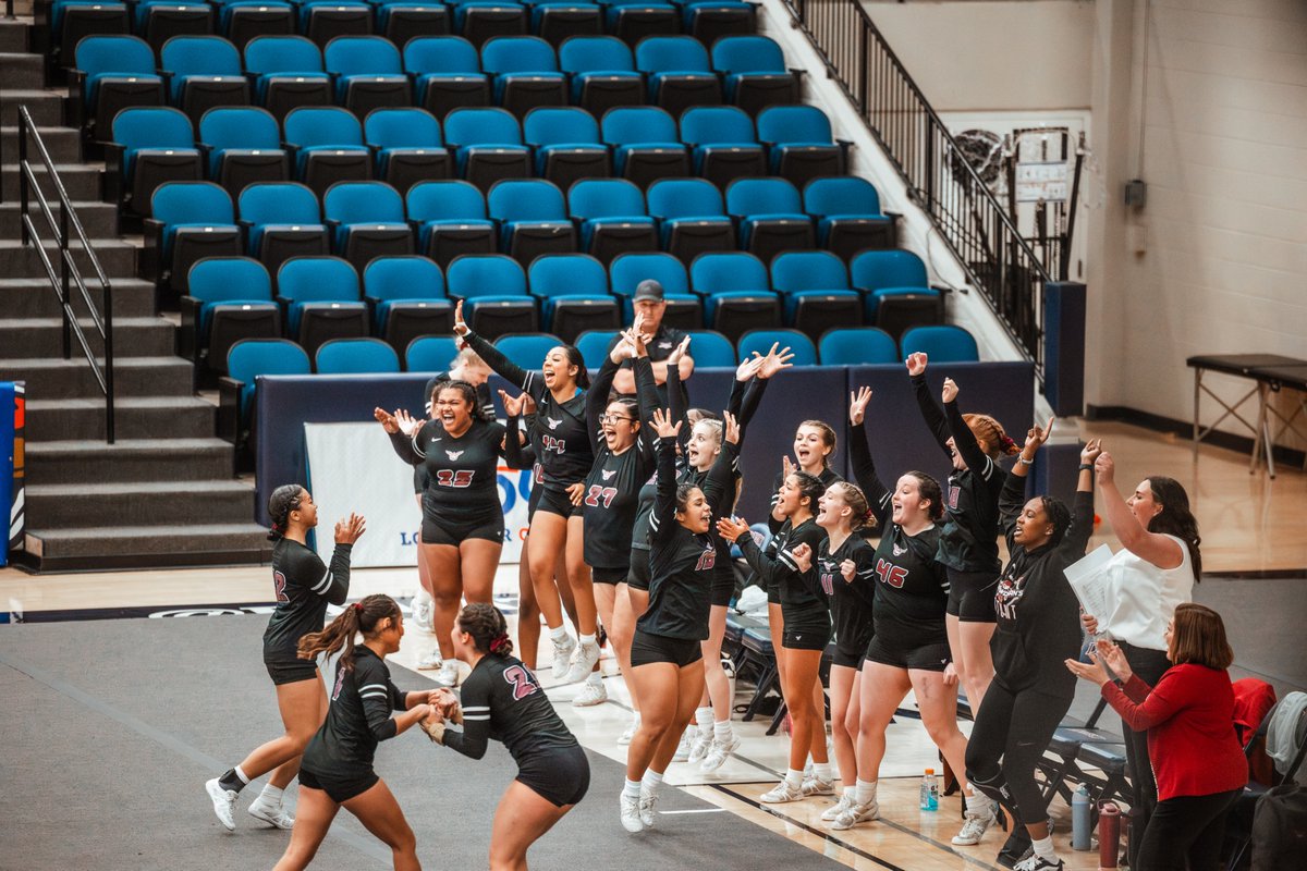 TWUSTUNT tweet media