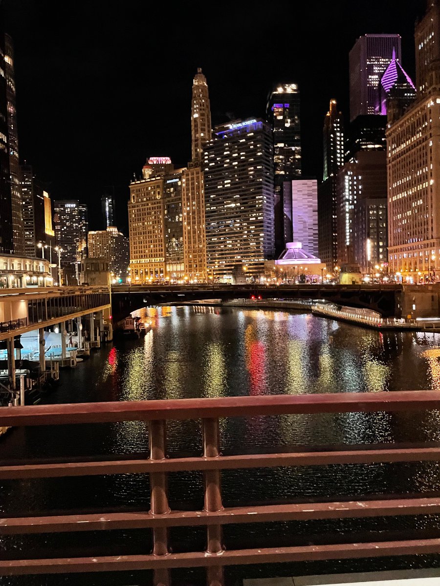 The Legz tweet media