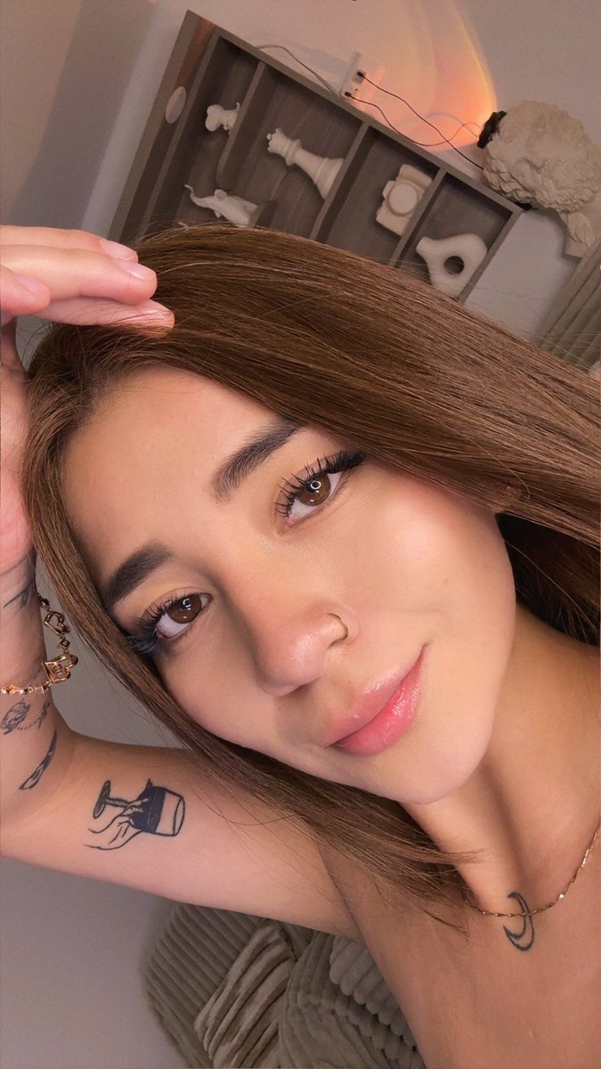 itsaraof tweet media