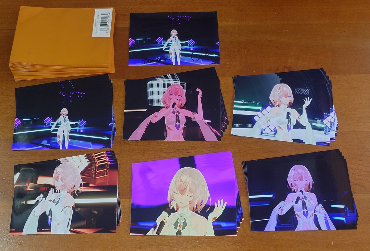 SIROKUMAseikatu's tweet image. Cilさん〜！『GREY MYTH 推しセット』届いたよー！
キーホルダー可愛い〜！
ロゴキーホルダーと合わせにちょうどいいね👍️

ランダムブロマイドは３０枚買って、直筆１枚だった…
あっぶねぇ〜！🐻‍❄️💦
当たって良かった〜✨️
家宝が増えた〜👍️
#Cil
#シルのみぞ知る