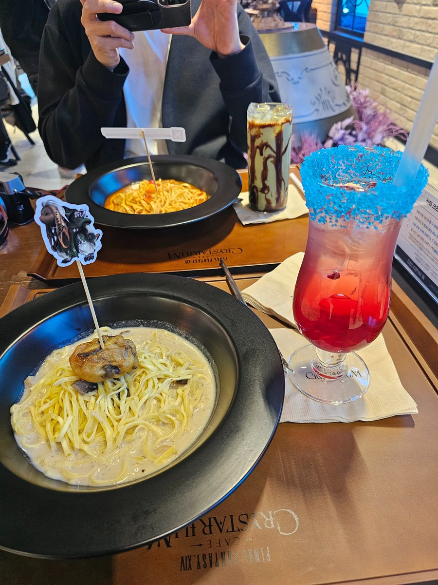 너프타너 tweet media