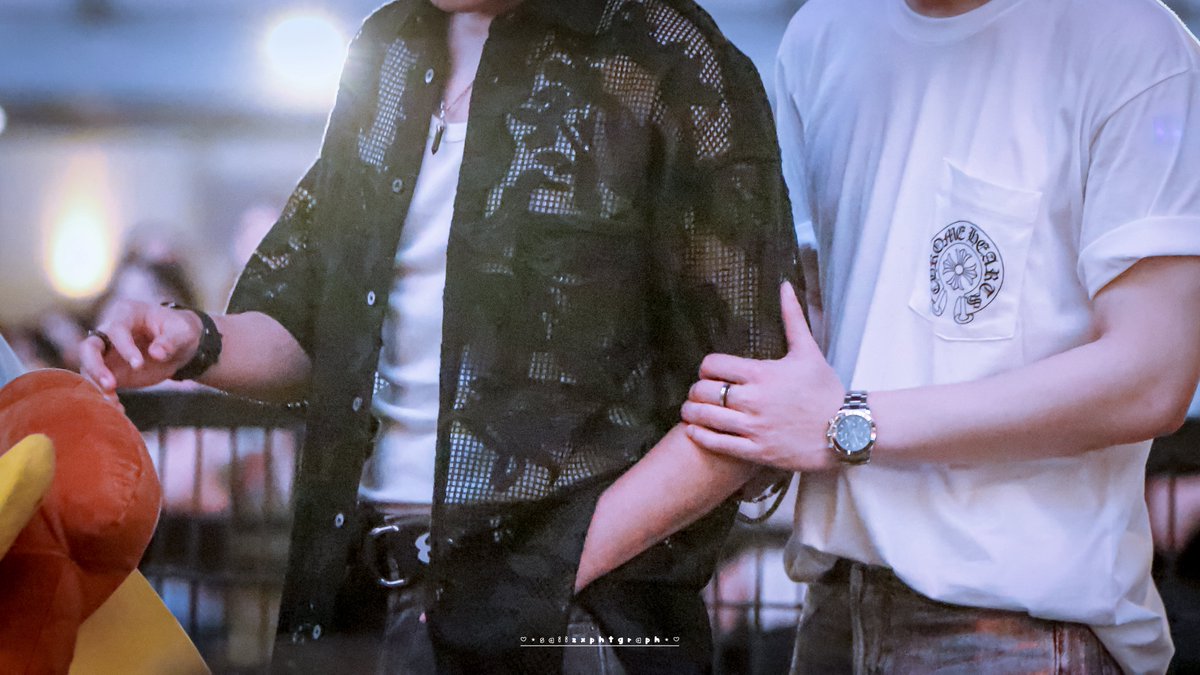 *s i n e e z* tweet media