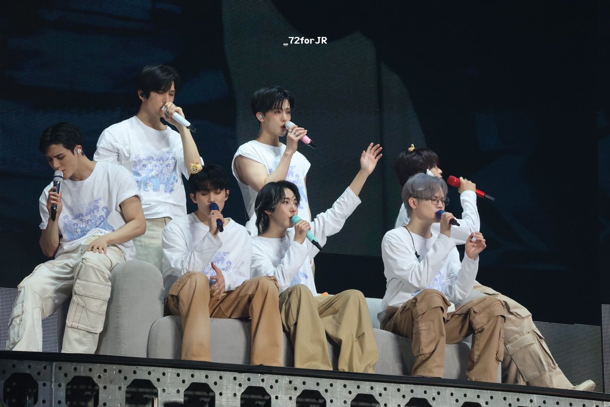 _72forJR tweet media