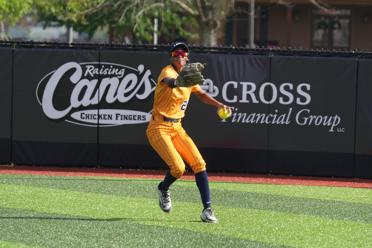 Lion_Softball's tweet photo. Back for the series finale tomorrow afternoon #HailET https://t.co/M5KtDmjHEm