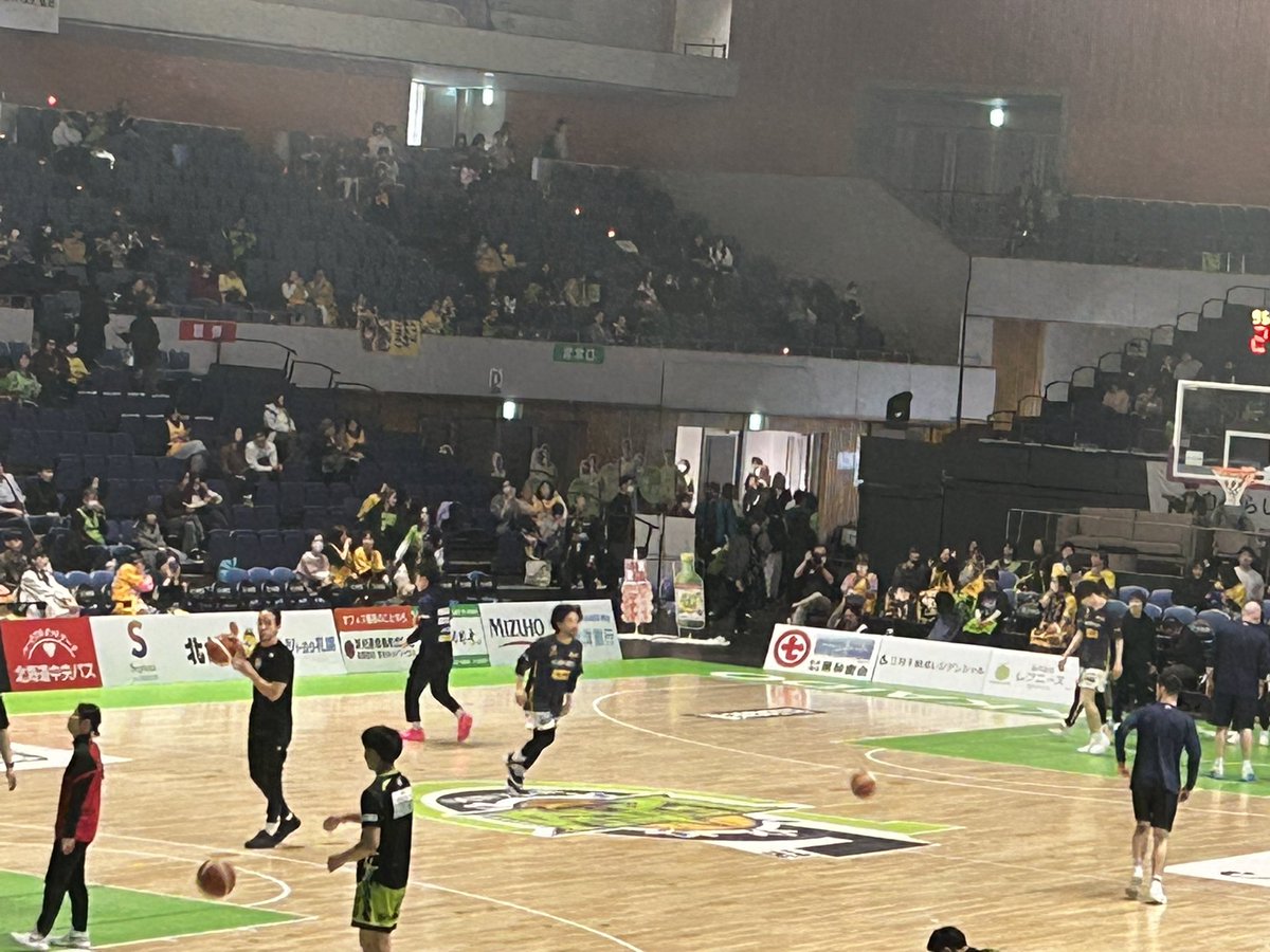 コバやん tweet media