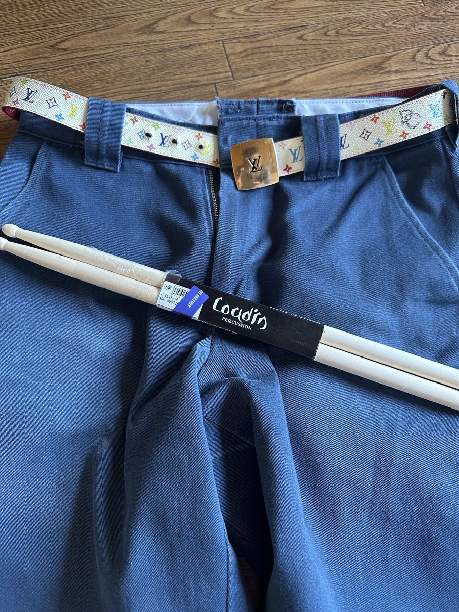 DrawingCollapse tweet media