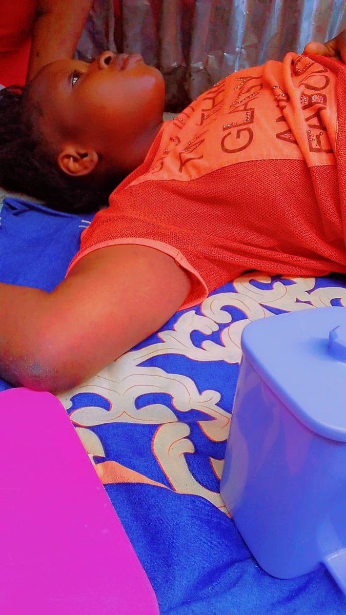 jbbashir6's tweet photo. She is zainab by name, she’s is death and her relatives are nowhere to be found she is from #brono #maiduguri residing in #warri #deltastate #nigeria if anyone knows her pls call this number. 

09037142474

+234 810 943 4488 https://t.co/GzRXsVLef2