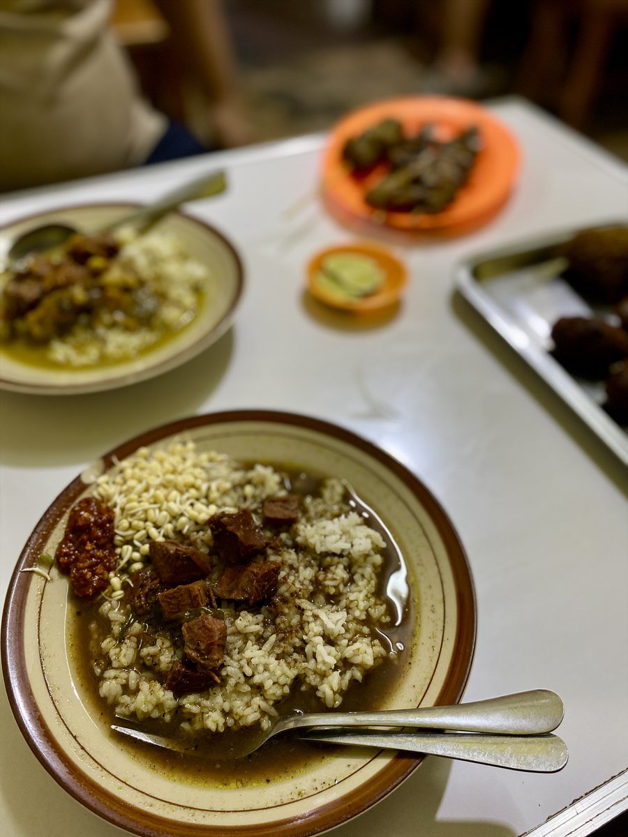 Ryan Nira tweet media