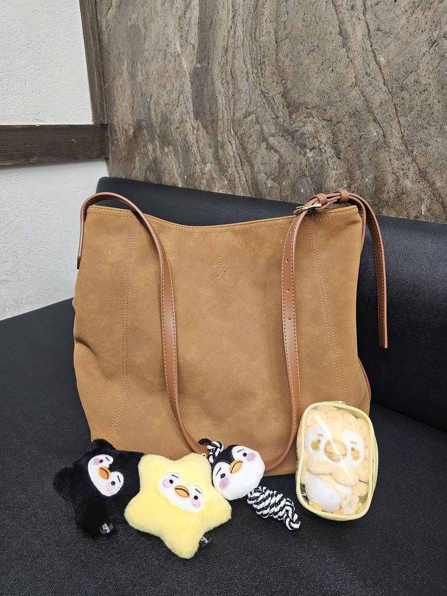 알려진것과는 달리 준호는 ㅂㅈ에서 식사하지 않고 ㅂㅁㅊ에서 식사함.
잊프언니 강두,태풍투어 온김에 함께 식사함😆😁
준호가 앉았던 자리에서 촬영하고 
준호픽으로 식사ㅋㅋ
식당 정보 공유해준 <a href="/happy_sooki7640/">해피해피</a>언니에게
무한한 감사🙆‍♀️😍
#이준호 #LEEJUNHO