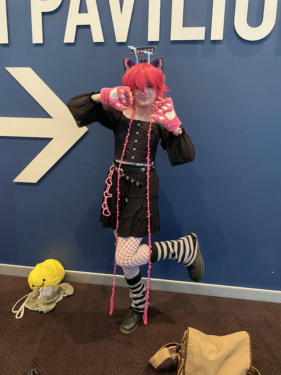 glaamrockk's tweet photo. my loppezz cosplay day one Perth comic con 🫶🏻🩷
Zam: @Earth_does_cos 

#loppezz #loppezzfanart https://t.co/S4DrehpQEM