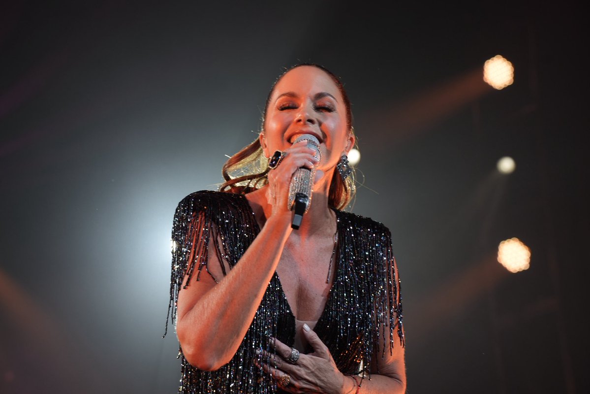 AlmaShow tweet media