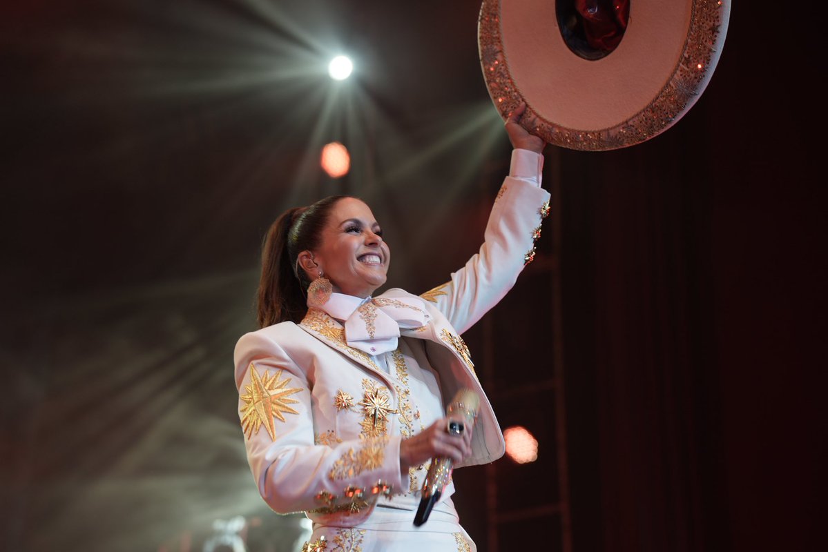 AlmaShow tweet media