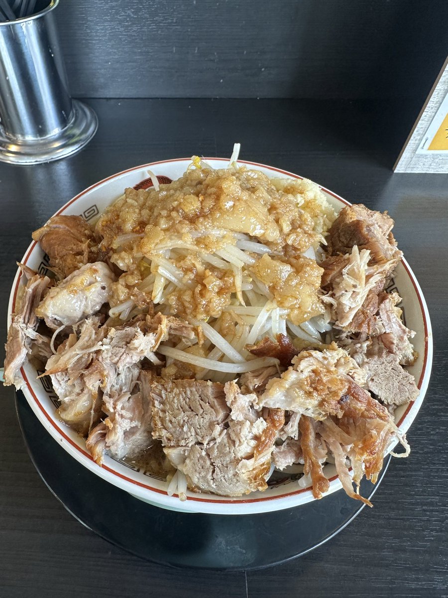 LAT pizza tweet media