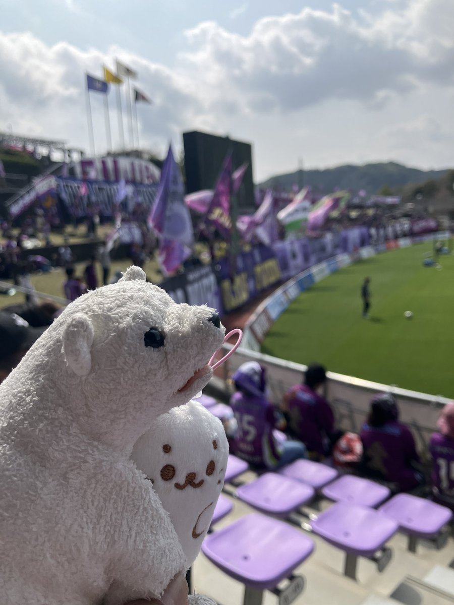 よこいと tweet media