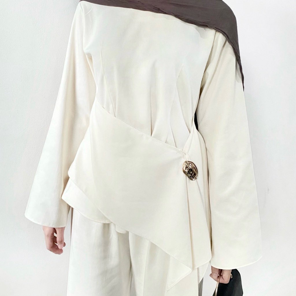koisukaubi's tweet photo. simple n stylish effortless one set

a thread https://t.co/7n0IovTD5l