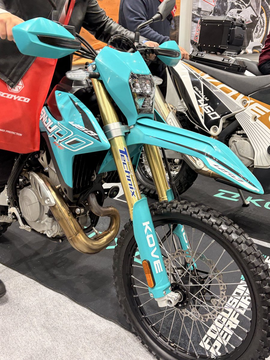 ヨッチン tweet media