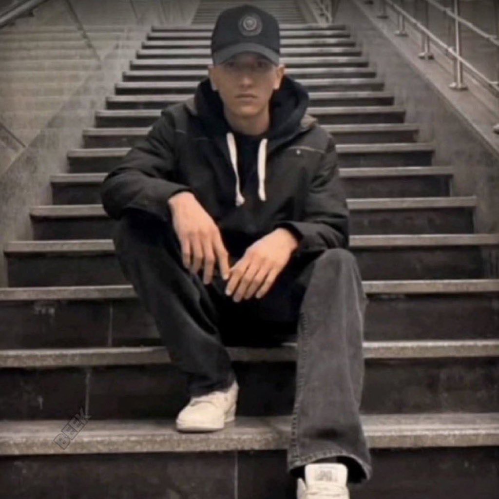 🇮🇷 آپادرا tweet media