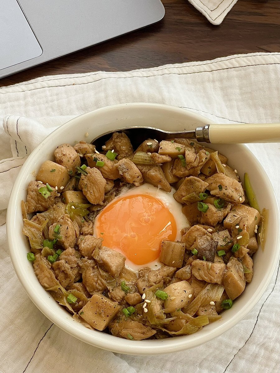 Divine Models tweet media