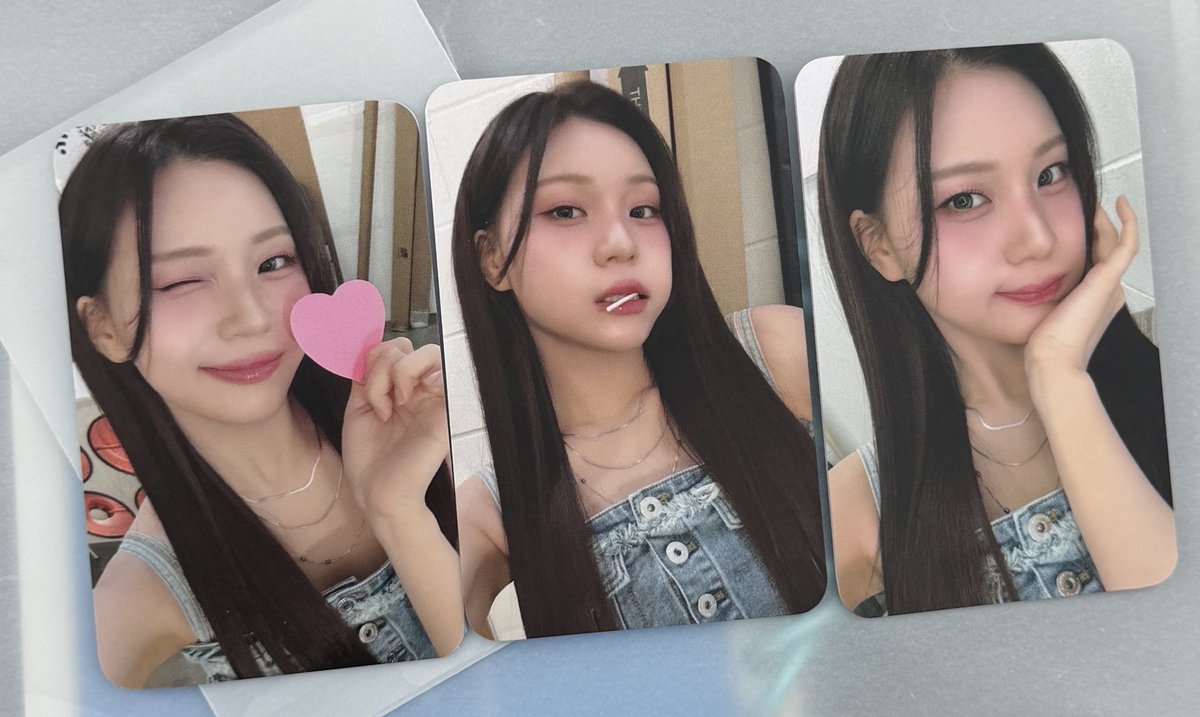 lovelywO2's tweet photo. 항저우 팬미팅 엄지 포카🩷 https://t.co/wB0OtEmT2R