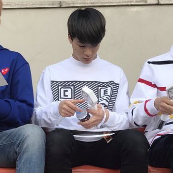 นีน่อลี tweet media