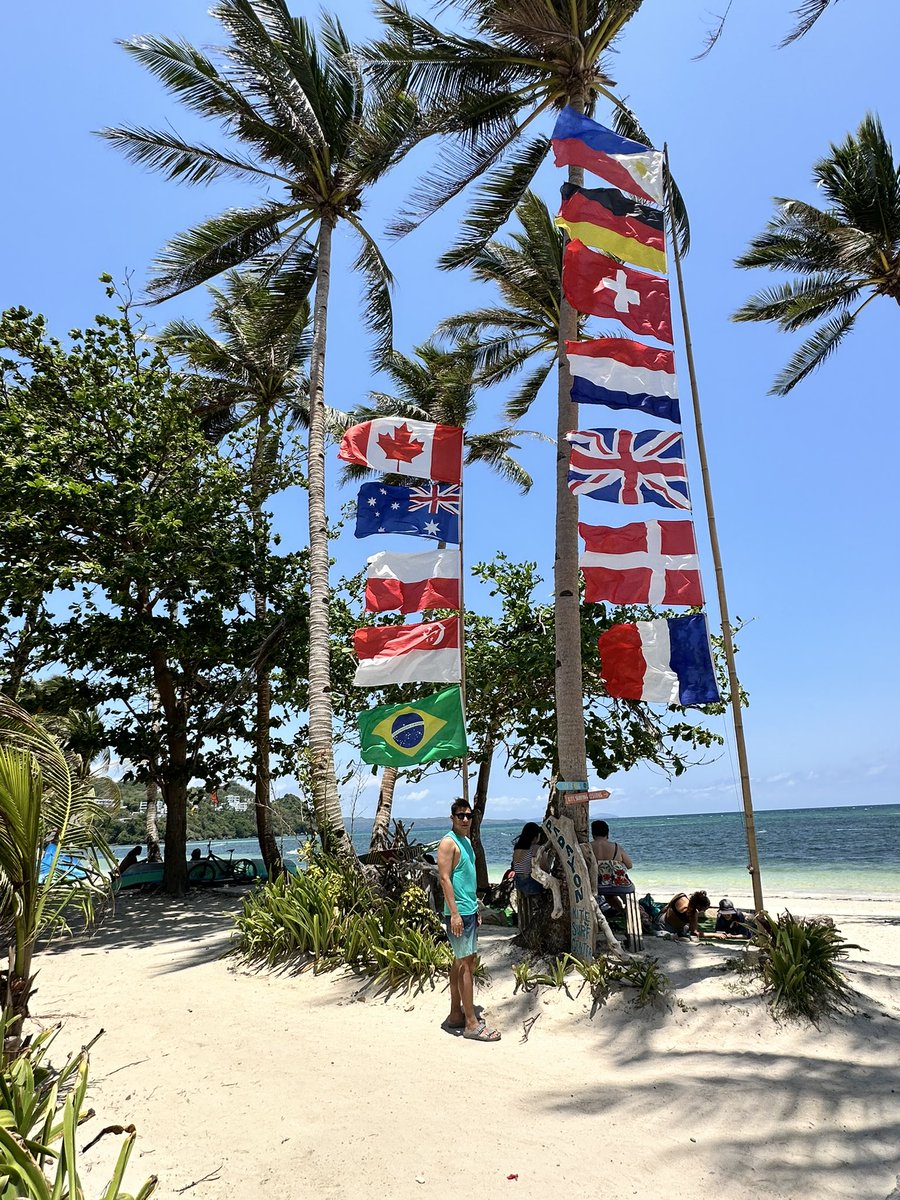 redvivas's tweet photo. Just hanging around in Boracay https://t.co/eqWnhbTJBo
