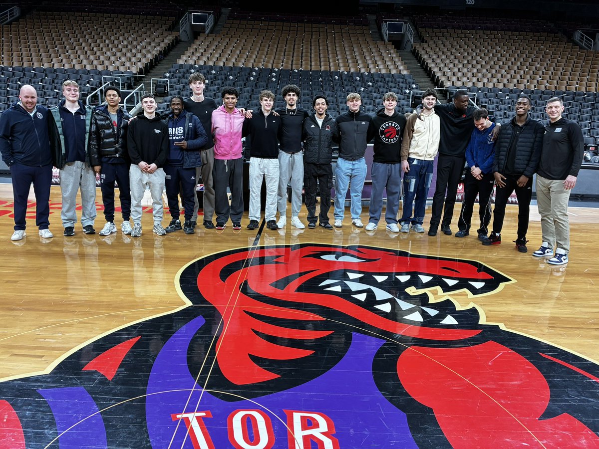 RNS_Hoops's tweet photo. Shoutout to Coach Ming, our East Coast and @npacanada brother for setting us up after the Raps game tonight! Thank you to Scottie Barnes and Gradey Dick for chatting with our guys. A great moment to remember and use as they work towards their next level! #RNStrong https://t.co/4PUlNMSeud