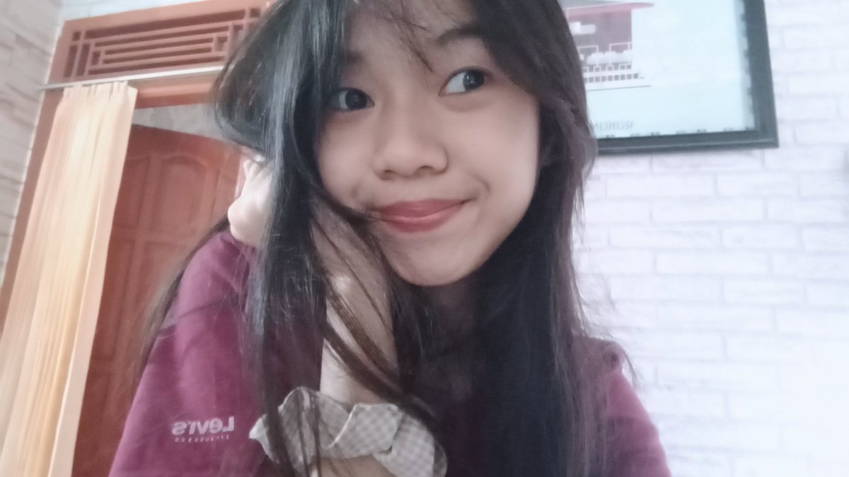 vislii²⁶ freetag to tweet media