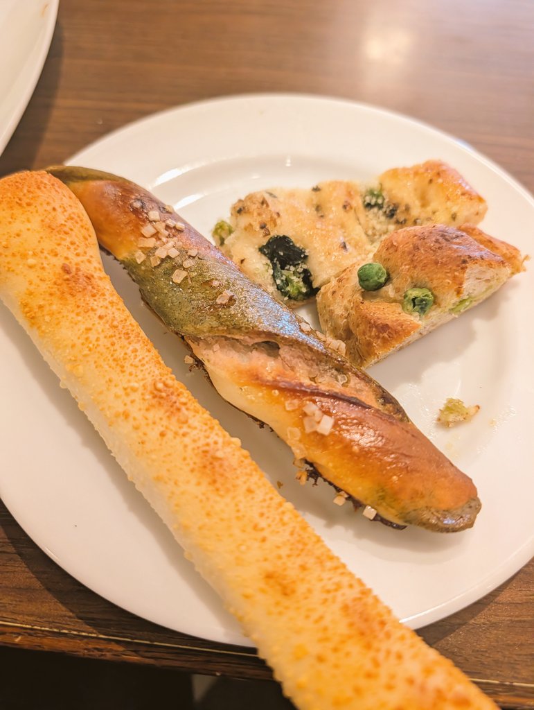 パンでお腹パンパンよ🍞🥖🥐