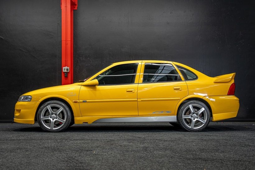 ⚆⚆⚆ tweet media