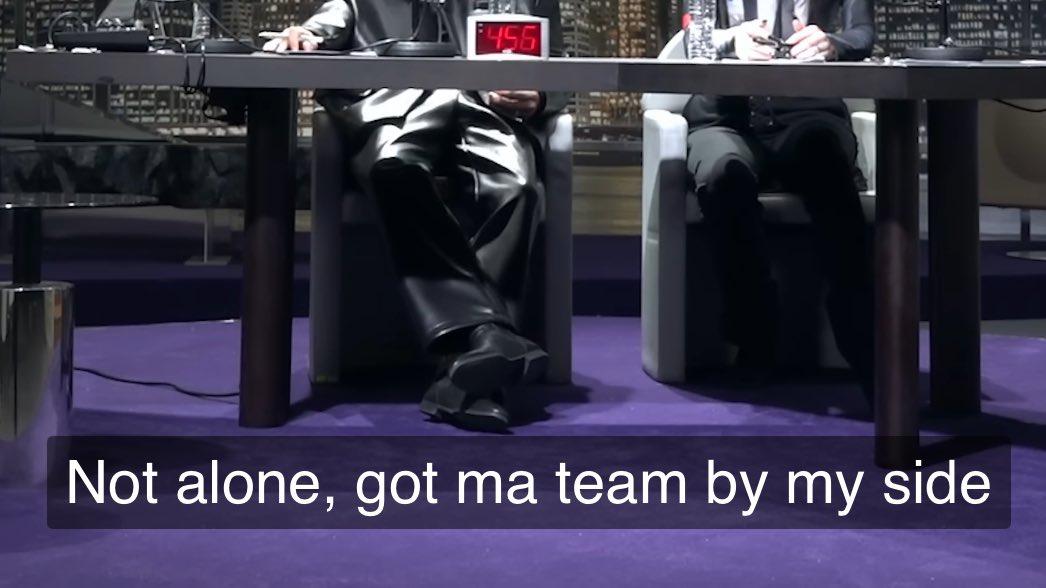 Di solo debutnya, ada lirik “not alone, got ma team by my side”, choreo dari lagunya ada gerakan T X T.

Like.. kalian masih tanya kenapa dia ttp stay di grup walaupun udah debut as solois?