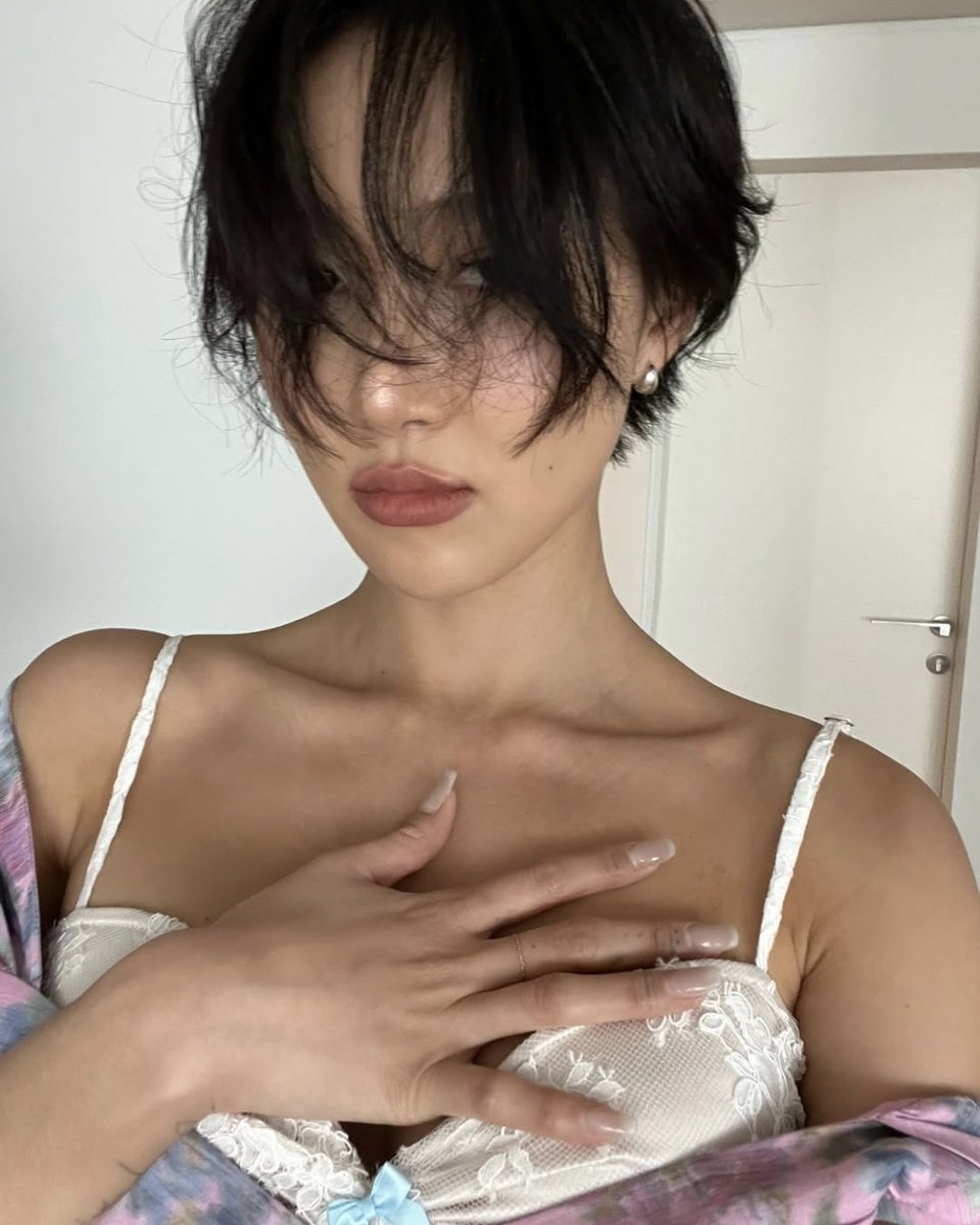 화사 hwasa’s twit 🌸 tweet media