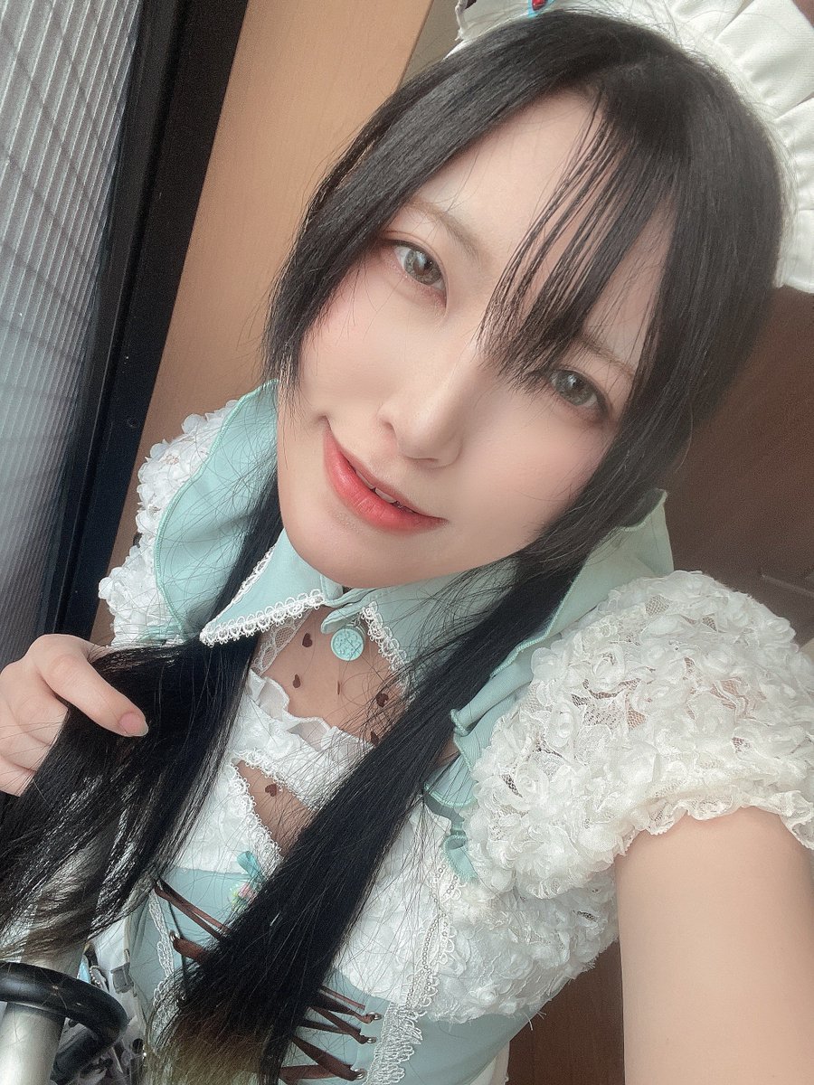 yuri_animaid's tweet photo. こんにちは☀️いんです！！

ひっさびさのメイドさんです♡
髪が伸びました❣️
最近の昼間は春の陽気だね！！
ぜひご帰宅待ってます☺️🫶

#くろーばーCafe #コンカフェ #浜松 #メイドカフェ https://t.co/IyGHkaZdHY