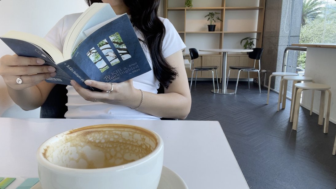 my perfect day คือการตื่นแต่เช้ามาอ่านหนังสือ, ดูวันพีซ, ไปคาเฟ่, ตีเทนนิส, ช้อปปิ้งงานหนังสือ จบวันด้วยการดู project hail mary มีความสุข :->

💌 youtu.be/TUQRBlAnZ1w?si…