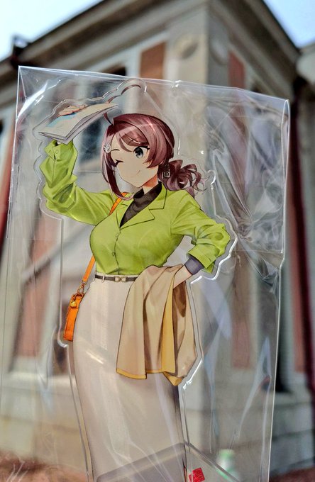 あああああ長鯨ちゃんアクスタまだあったあああああ!!!!ありがとうございますありがとうございます 