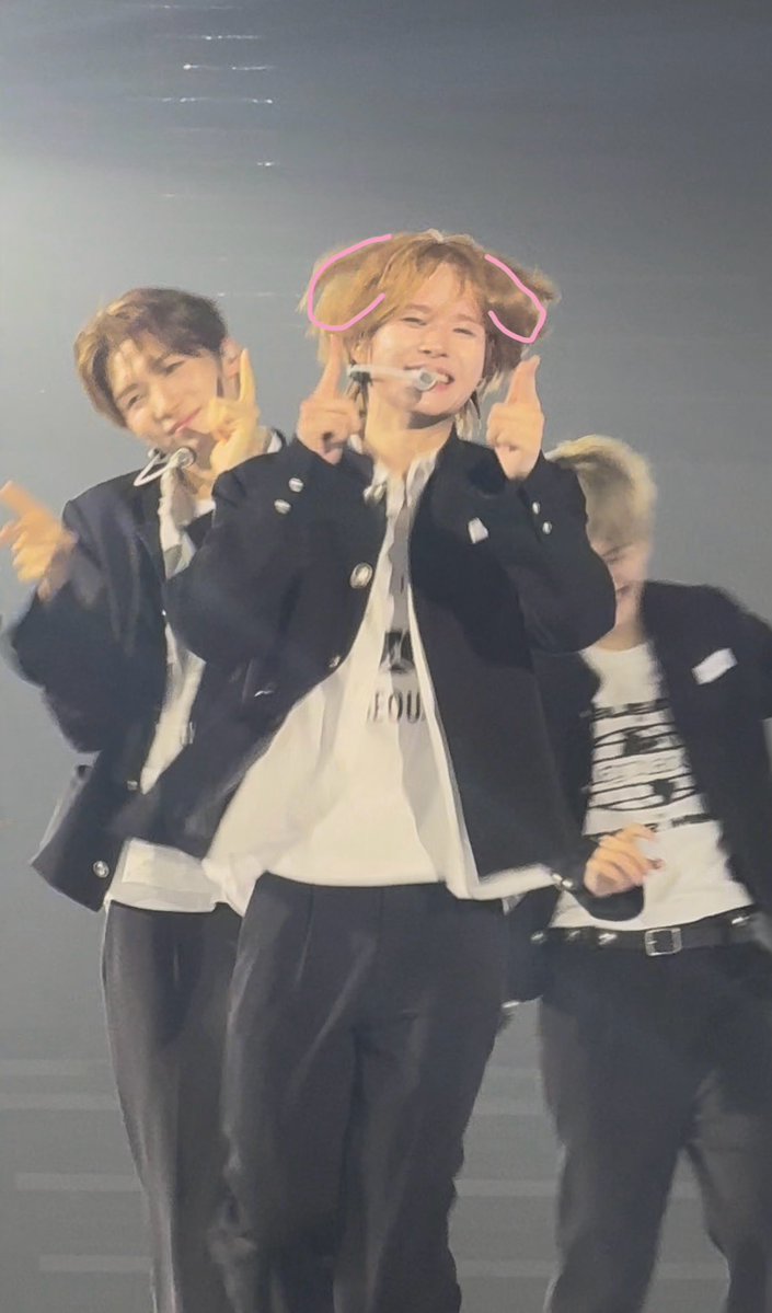 탱이.. tweet media