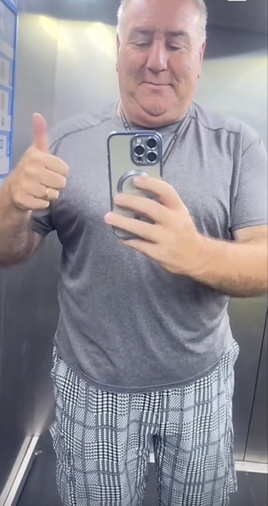 Robert tweet media