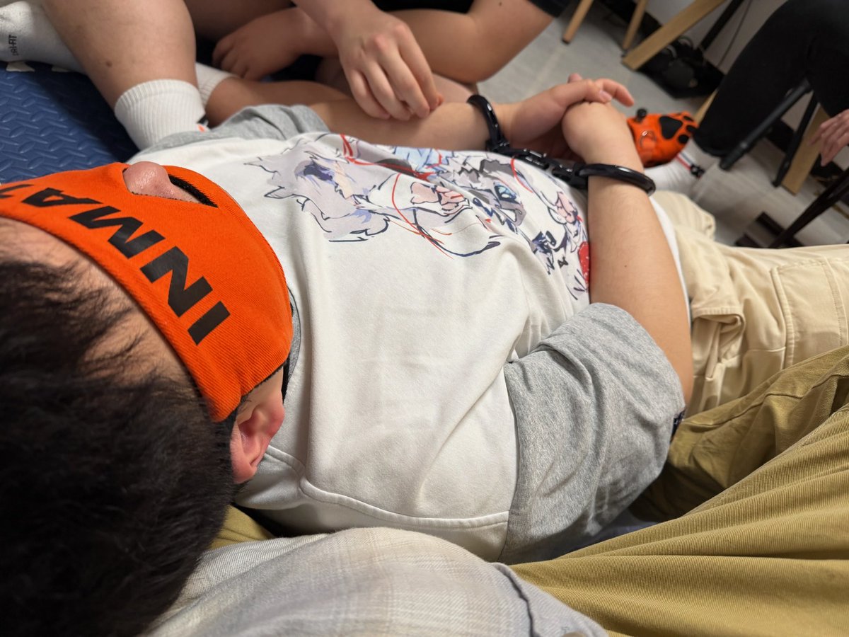 小龙坎在逃底料 tweet media