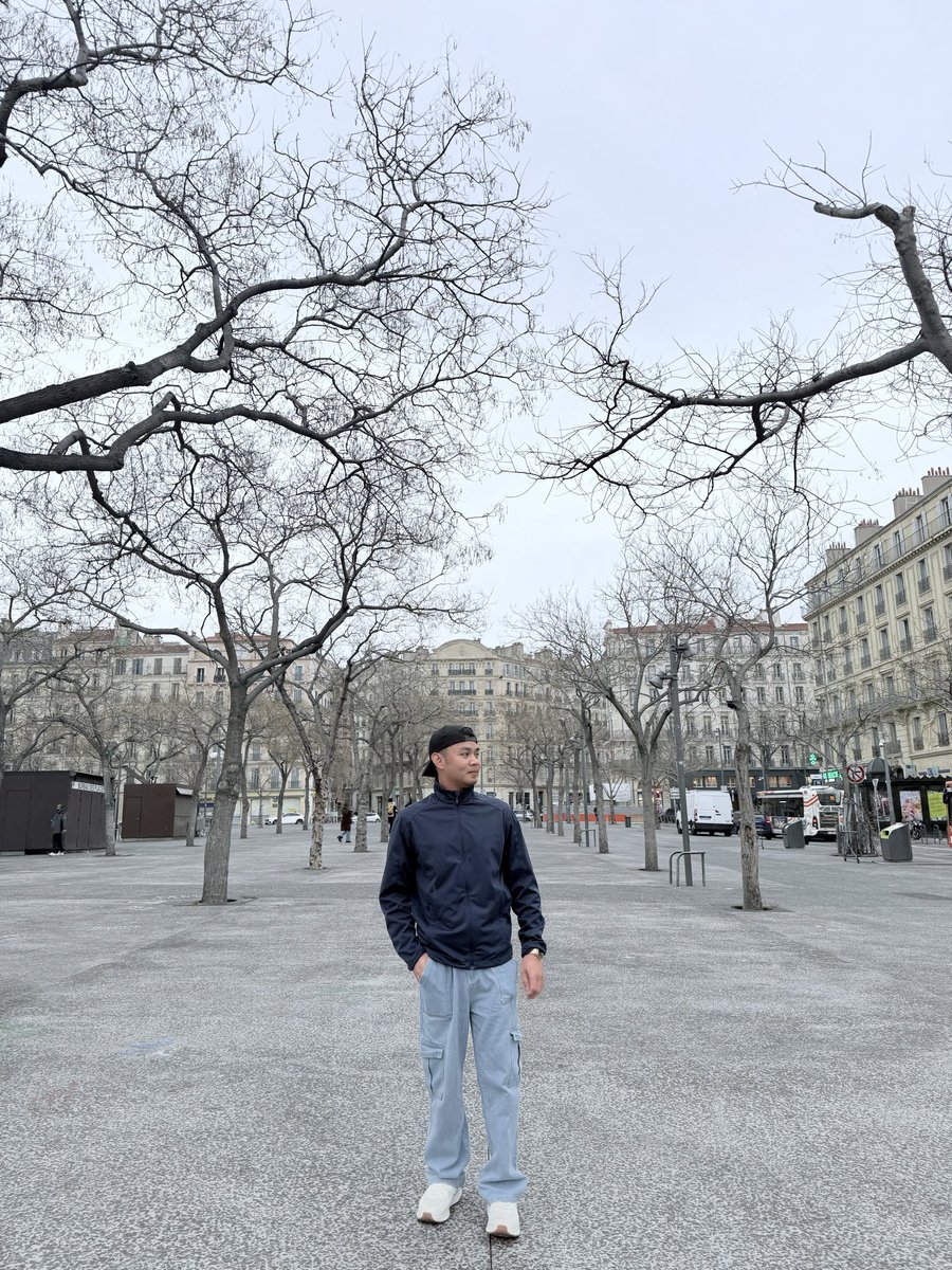 Josh42574672's tweet photo. Marseille, France 🇫🇷 https://t.co/QtNM01nNfr