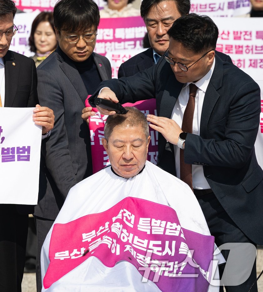 𝙆𝙞𝙢 𝙃𝙤𝙣𝙜𝙩𝙖𝙚 tweet media