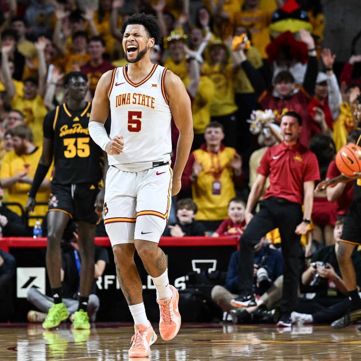 Cyclone Dave tweet media