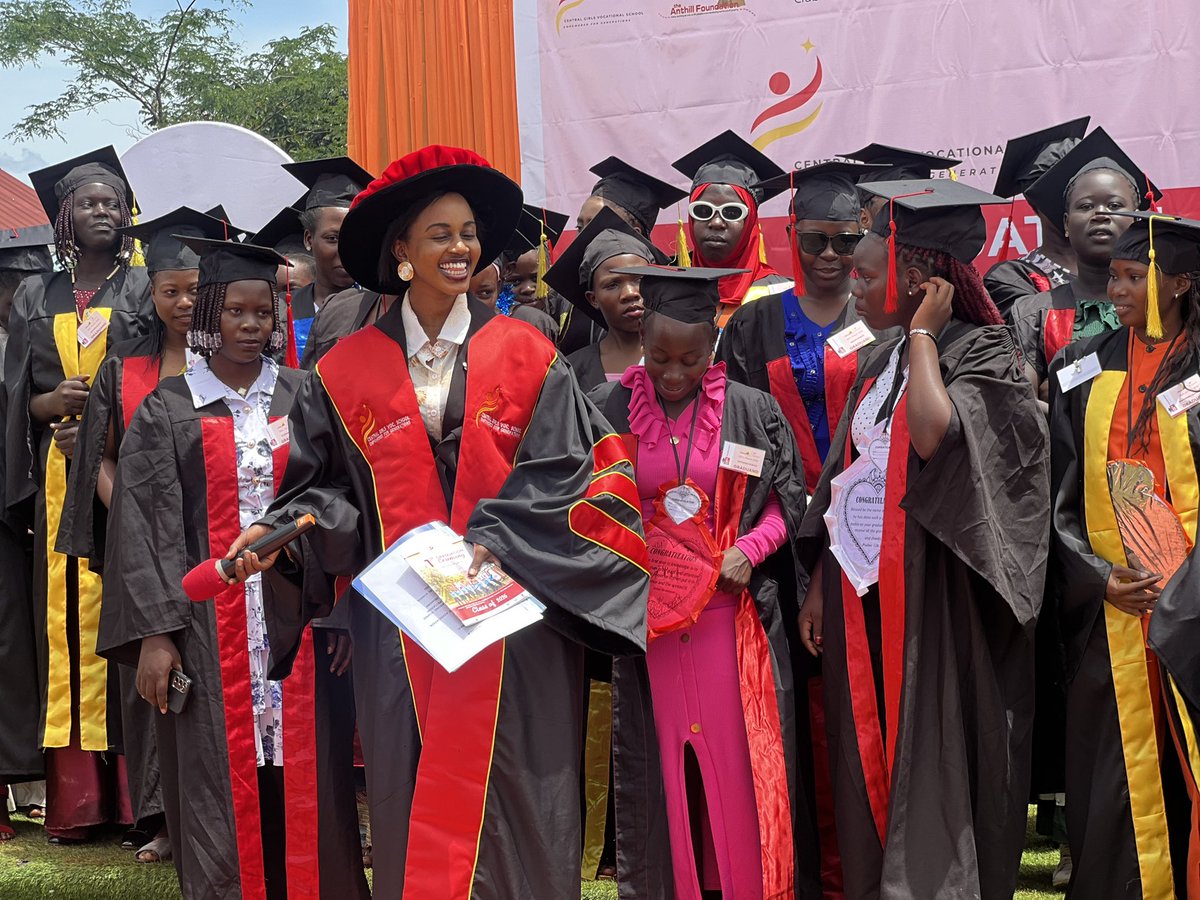 GNB_Uganda's tweet photo. This week our members @AnthillEDUC and @CGVSUganda hosted their 1st Graduation seeing more than 100 Teenage mothers rewrite their stories and benefit from second chance to education:
This is a new beginning for these Girls and we appreciate our members who were present: https://t.co/poKaTuaA5N