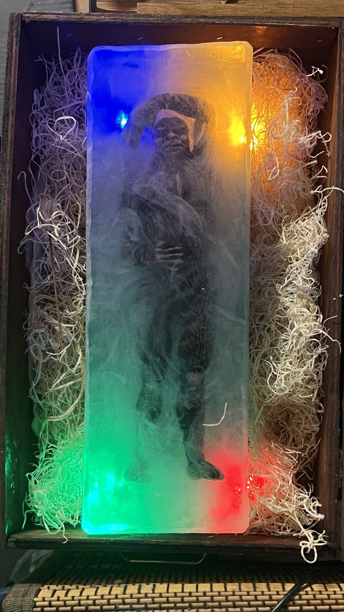 AdamKolkowski's tweet image. My miniature Iceman Statue made by David Bakara