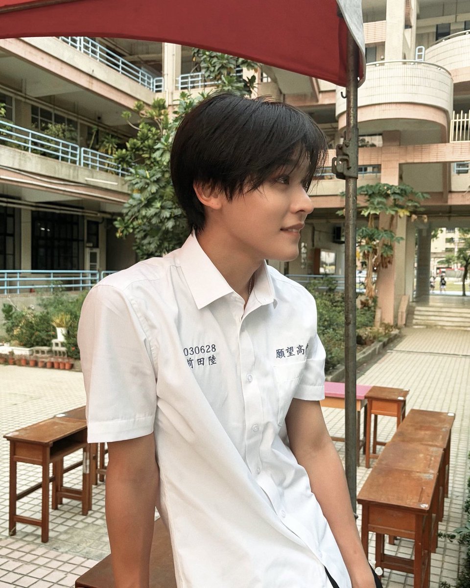 riri..𖧧 tweet media