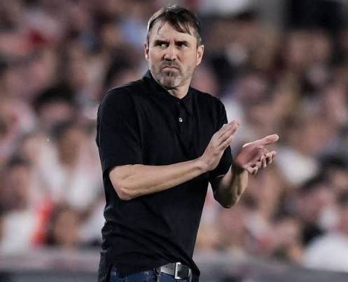 thiagoags_'s tweet photo. Quiero salir a decir que para el clásico OJALA que este tipo salga con un saquito y corbata como demanda la historia de River.
 Parece una pelotudez pero no. https://t.co/KZix76SGE4