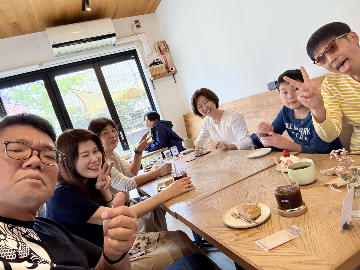 HAZAMAONDO_TDM's tweet photo. ランチには宝塚市の
#TOBERA さんへ
#チーズケーキ がオススメの喫茶店で、店の雰囲気も店員さんの対応も良くて、居心地良かった🍰 https://t.co/XFgfCXPcsI