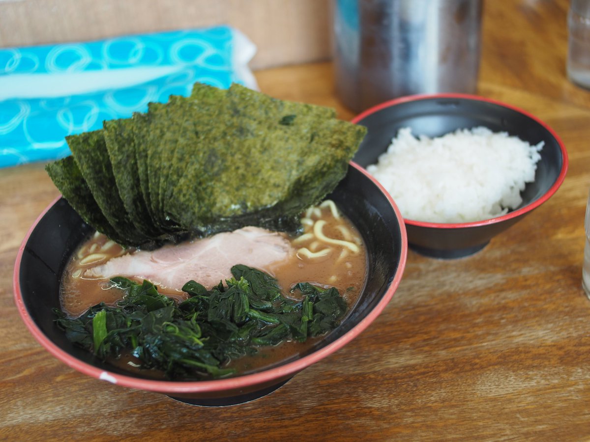 しらとり tweet media